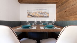Luxury Apartment | In-room dining
