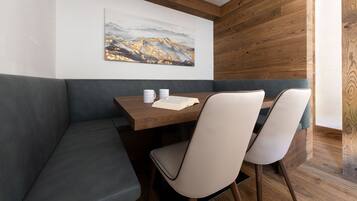 Luxury Apartment | Dining room