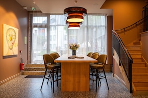 Bar (on property) - L'Invitation au Voyage (Honfleur)