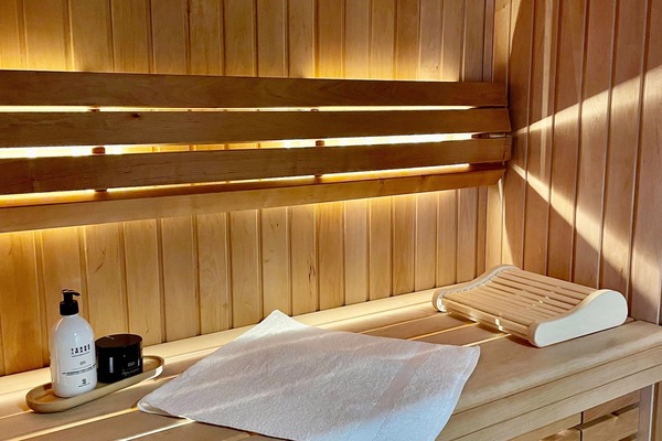 Sauna, steam room