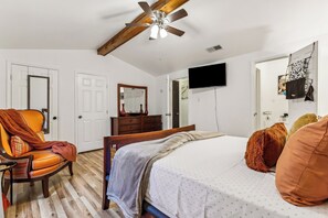 3 多间卧室、熨斗/熨衣板、旅行婴儿床、免费 WiFi