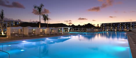 3 outdoor pools, open 8:00 AM to 11:00 PM, pool umbrellas, sun loungers