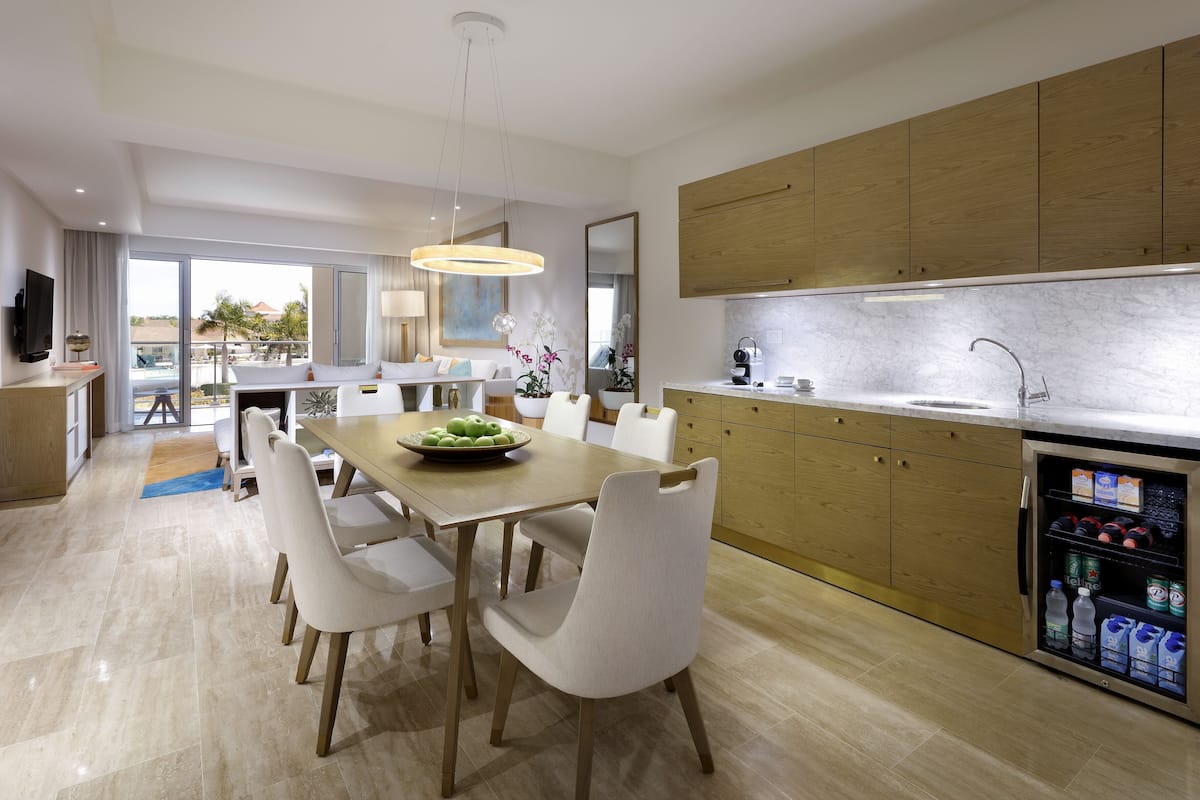 1 bedroom, premium bedding, pillow-top beds, minibar