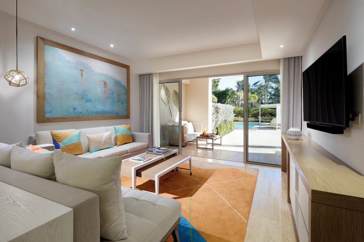 1 bedroom, premium bedding, pillow-top beds, minibar