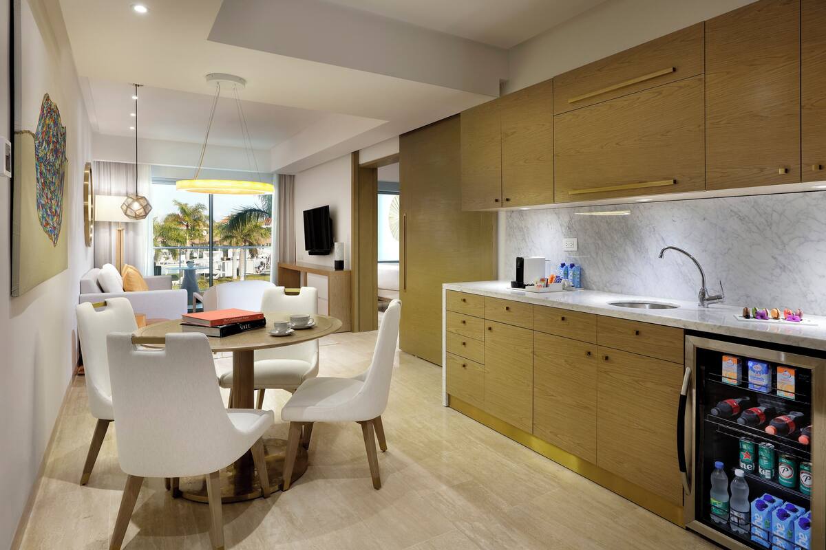 Premium bedding, pillowtop beds, minibar, in-room safe