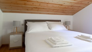 Comfort-Apartment | 2 Schlafzimmer, Bügeleisen/Bügelbrett, kostenloses WLAN, Bettwäsche