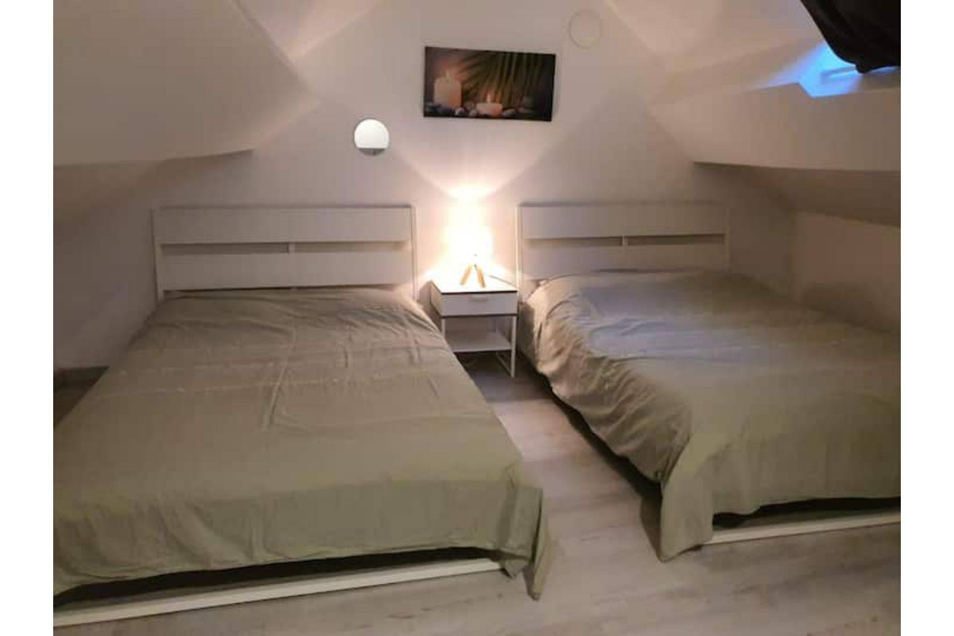 2 quartos, ferros/tábuas de passar roupa, Wi-Fi, roupa de cama