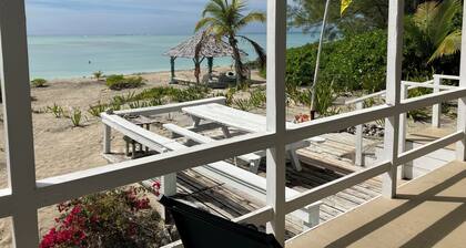 Private Beach House on Casuarina Bonefish Beach with Motorboat for Rent