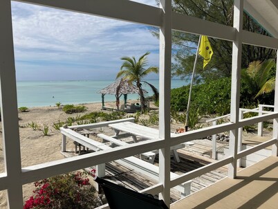 Private Beach House on Casuarina Bonefish Beach with Motorboat for Rent