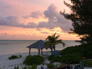Am Strand, Liegestühle, Strandtücher