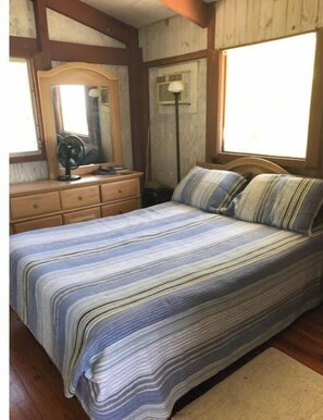 3 quartos, escrivaninha, Wi-Fi de cortesia, roupa de cama