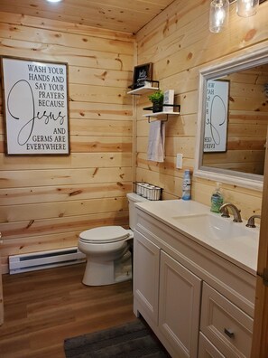 Combined shower/tub, hair dryer, towels, soap - Newer Construction Cabin - Waterfront, Wooded, on ATV/Snowmobile trails (Phillips)