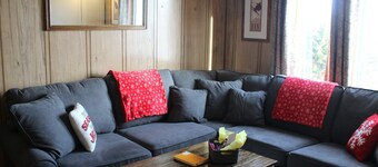 Slopeside ski in/out 1 bedroom condo with parking on site!