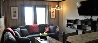 Slopeside ski in/out 1 bedroom condo with parking on site!