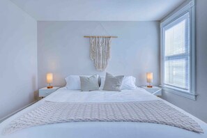 3 soverom, skrivebord, strykejern/-brett og wi-fi