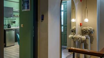 Luxury Triple Room | In-room safe, individually decorated, individually furnished, desk