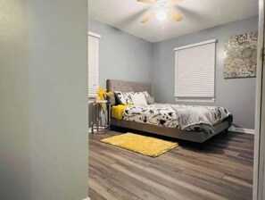 3 bedrooms, iron/ironing board, free WiFi, bed sheets - Fayetteville, NC, close to I-295 and Fort Bragg (Fayetteville)