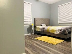 3 chambres, fer et planche à repasser, Wi-Fi gratuit, draps fournis