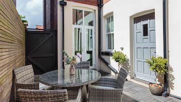 Cottage | Outdoor dining