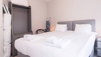 2 bedrooms, iron/ironing board, free WiFi