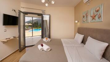 2 bedrooms, in-room safe, iron/ironing board, WiFi (free)