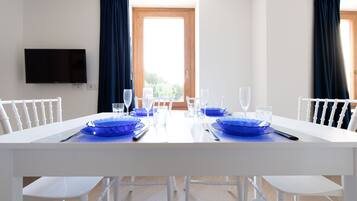 Grand Villa | In-room dining