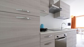 Classic-Villa | Gemeinschaftsküche | Großer Kühlschrank, Ofen, Herdplatte, Wasserkocher