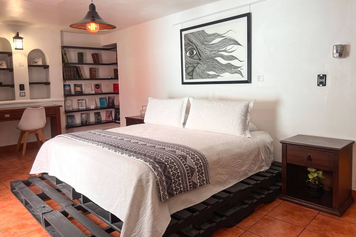 Habitación estándar | Tabla de planchar con plancha, wifi gratis, decoración individual