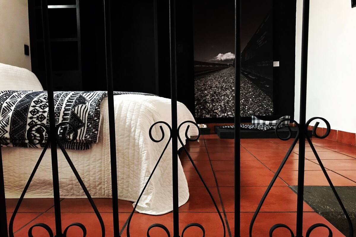 Habitación estándar | Tabla de planchar con plancha, wifi gratis, decoración individual