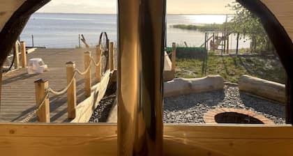 Delightfull Dome with Hot tub & sauna on the beach