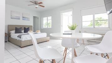 Design Studio Suite (Unit 6) | Blackout drapes, free WiFi