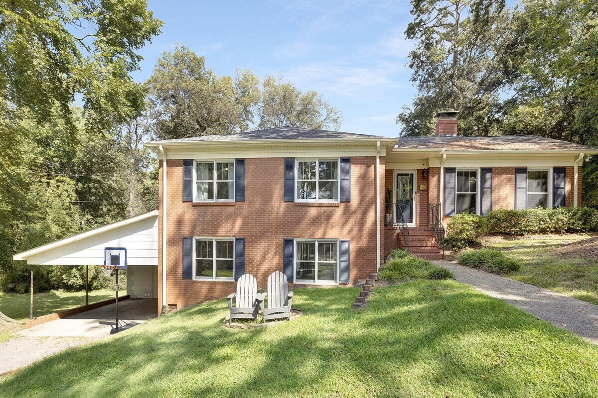 Charm of SouthPark - 5 Bedrooms - 1 of a Kind Lot!