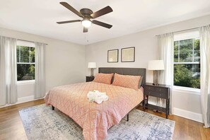 5 bedrooms, desk, iron/ironing board, WiFi