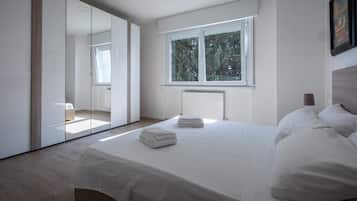 Apartament Comfort | 1 dormitori, roba de llit hipoal·lergògena i planxa i posts de planxar