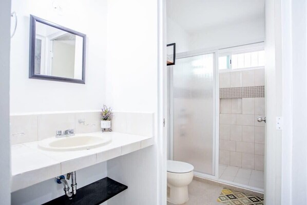 Bathroom - Casa Familiar Sian Kaan | Alberca & Auto Check In (Caucel)