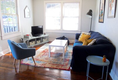 Lovely Gem! 10 mins to Downtown Charleston & Very Affordable!