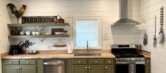 Modern Cottage in Downtown Benton