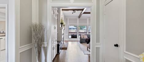 المنشأة من الداخل