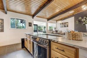 Fridge, microwave, oven, stovetop - Lion Lodge! Game Room, Hot Tub w/ Fire pit (Colorado Springs)