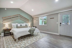 1 bedroom, iron/ironing board, travel crib, WiFi