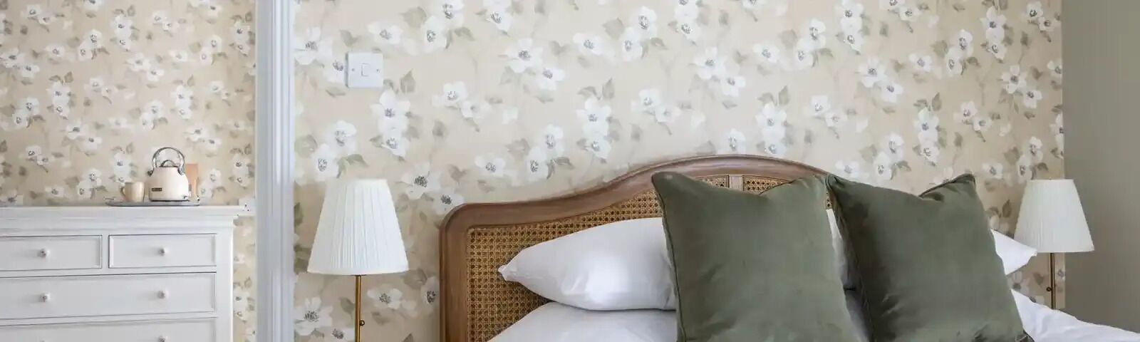 Quarto casal (Room 3) | Wi-Fi de cortesia, roupa de cama