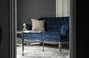 Living area | 32-inch flat-screen TV with satellite channels