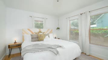 2 bedrooms, desk, iron/ironing board, WiFi