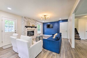Smart TV, fireplace