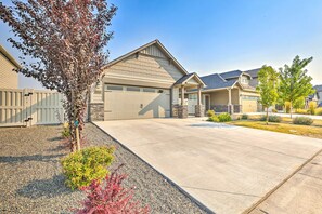 Exterior - Prismatic Boise Retreat w/ Fenced Backyard! (Boise)
