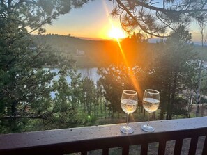 Property grounds - Romantic Lakefront Cabin, HOT TUB, VIEWS! (Divide)