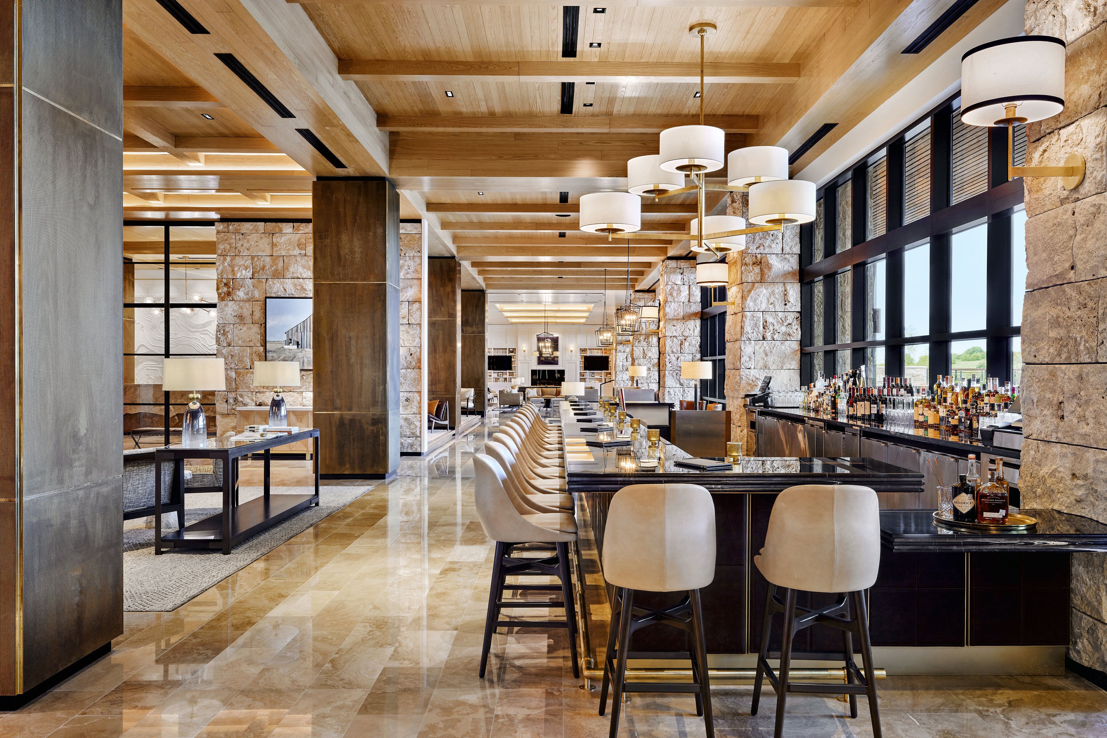 2 間酒吧/酒廊、2 間池畔酒吧