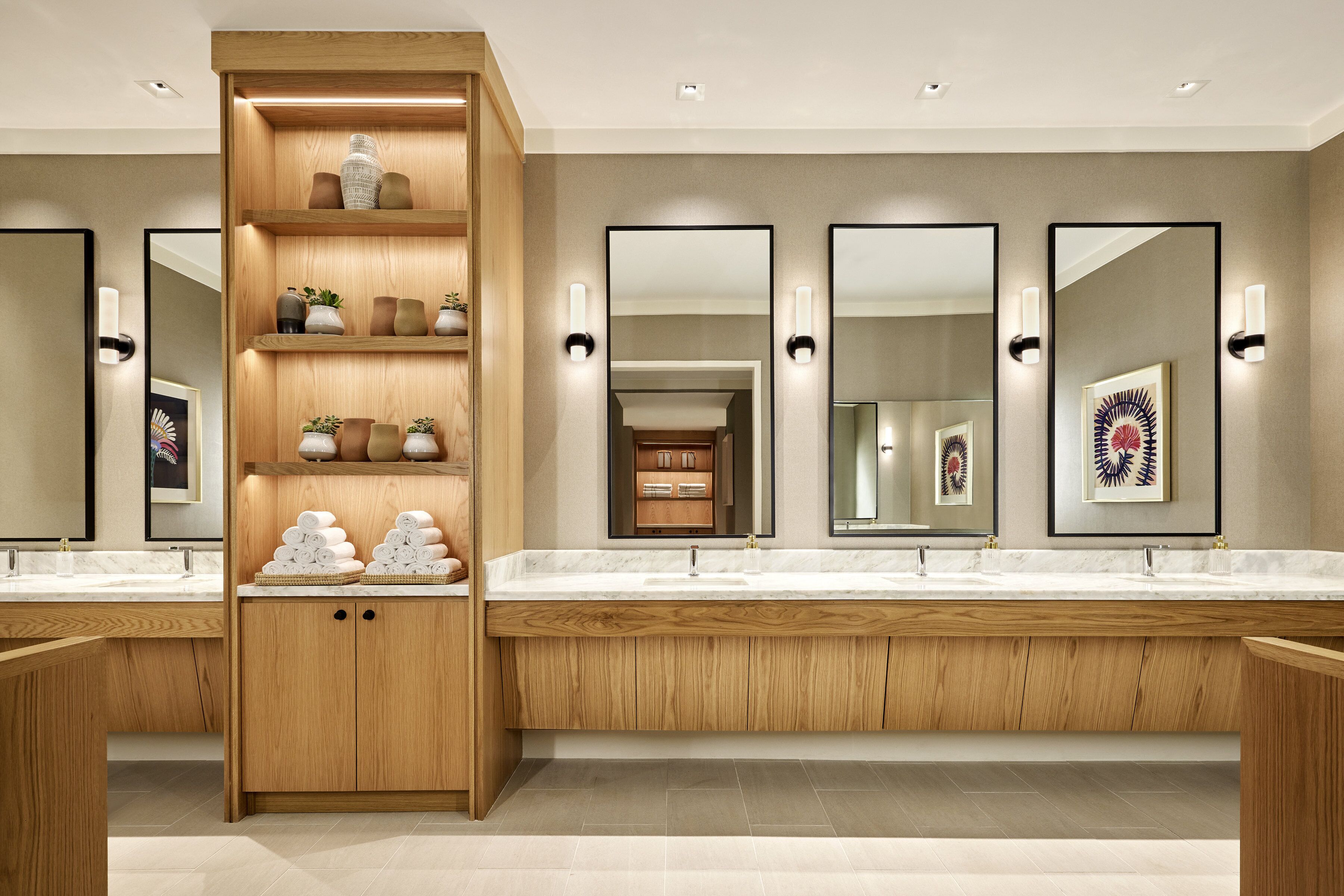 Couples treatment rooms, sauna, hot tub, steam room, body treatments