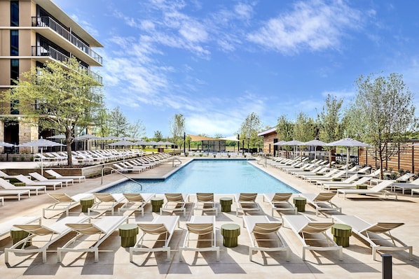 4 outdoor pools, open 11:00 AM to 7:00 PM, pool cabanas (surcharge)