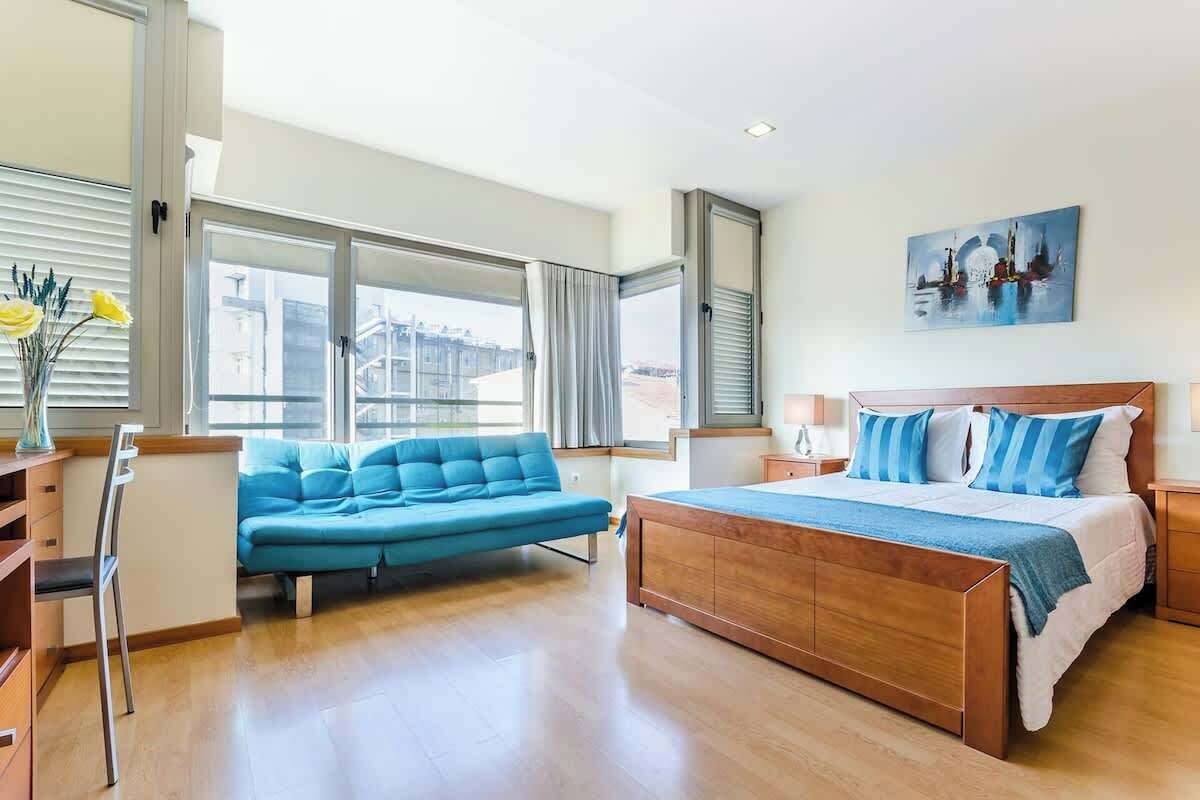 1 chambre, fer et planche à repasser, lit de bébé portatif, Wi-Fi